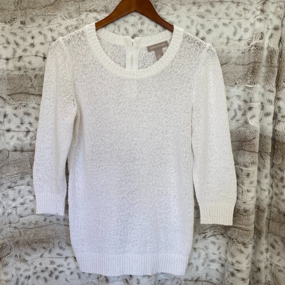 White cotton sweater with zipper back